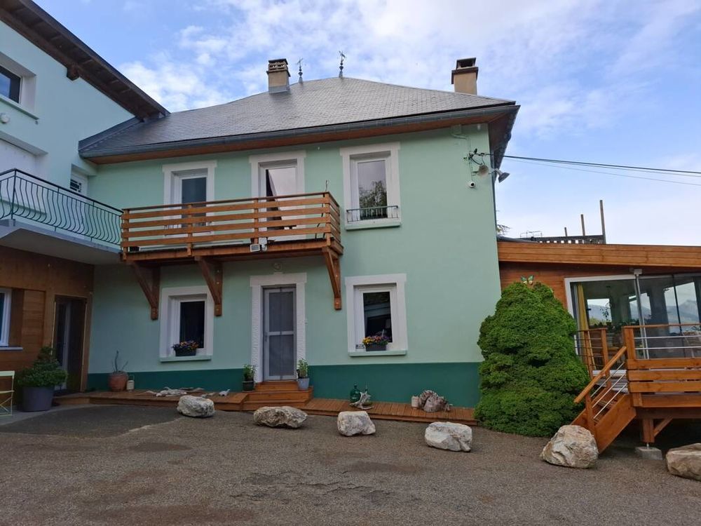 � vendre  Propri�t�/ch�teau Manteyer (05400)