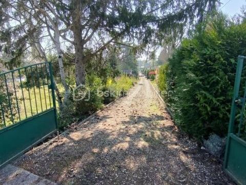   havre de paix avec �tang priv� et piscine au coeur de la nature Propri�t�/ch�teau - 3 pi�ce(s) - 75 m�