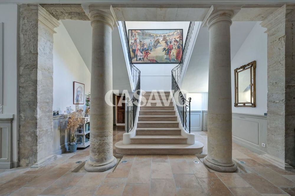 � vendre  Propri�t�/ch�teau Arles (13200)