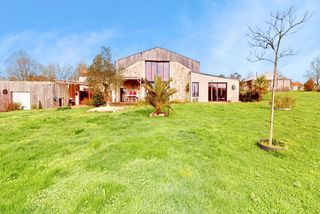  Propri�t�/ch�teau � vendre 8 pi�ces 256 m�