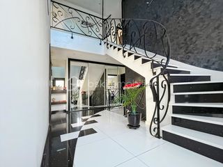  Propri�t�/ch�teau � vendre 7 pi�ces 341 m�