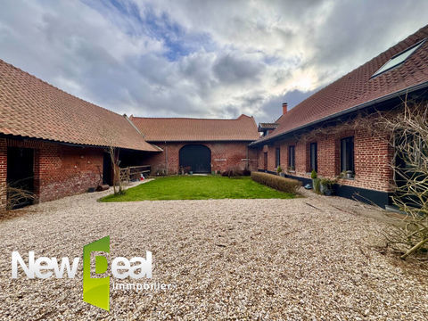   FERME AU CARRE / 3 CHAMBRES + UN BUREAU / 240M2 DE DEPENDANCES/ Ferme - 6 pi�ce(s) - 200 m�