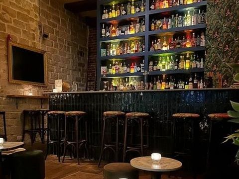 Bar licence 4 + cuisine aux normes + possibilit&eacute; tardive 198000 69001 Lyon 1er arrondissement