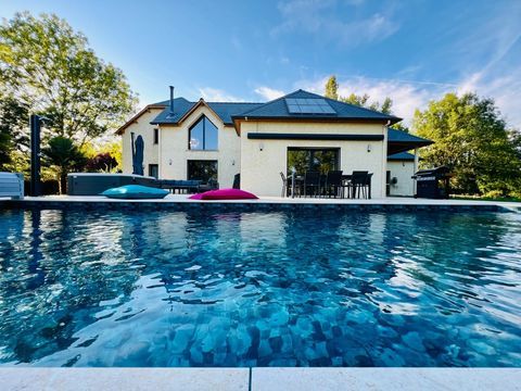   Villa contemporaine 6 pi�ces ROUSSENNAC (12) Maison - 6 pi�ce(s) - 208 m�