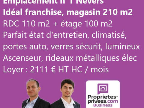 HYPER CENTRE VILLE - LOCAL COMMERCIAL 210 M2 IDEAL FRANCHISE 2111 58000 Nevers