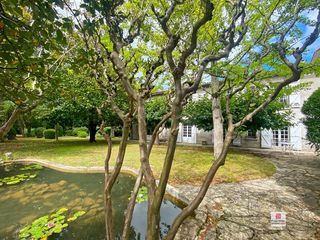  Propri�t�/ch�teau � vendre 13 pi�ces 390 m�