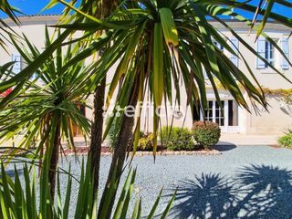  Propri�t�/ch�teau � vendre 10 pi�ces 649 m�