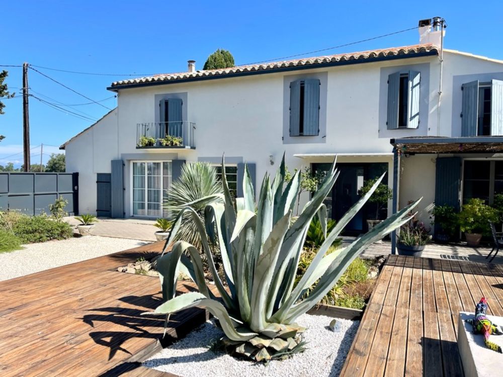 � vendre  Maison Aigues-Mortes (30220)