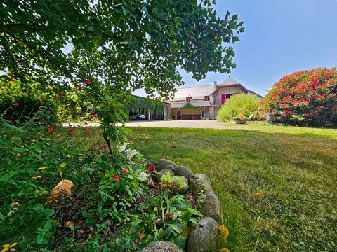   Dpt Hautes Pyr�n�es (65), � vendre MOMERES maison avec chambres d'h�tes P14 de 453 m� - Terrain de 3 744,00 m� Maison - 14 pi�ce(s) - 453 m�