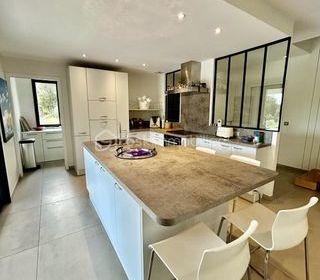  Villa � vendre 6 pi�ces 200 m�