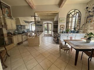  Propri�t�/ch�teau � vendre 8 pi�ces 597 m�