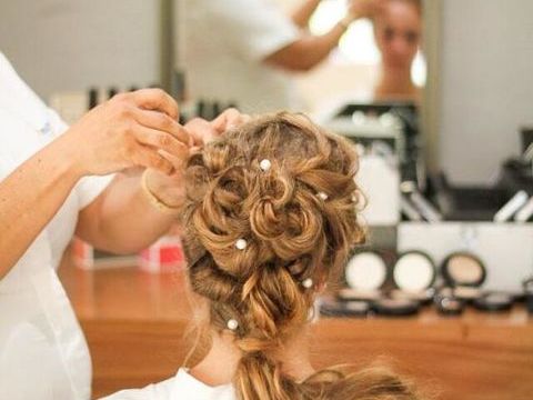 SAINT QUENTIN EN YVELINES - SALON DE COIFFURE, Emplacement N&deg; 1 80000 78000 Versailles