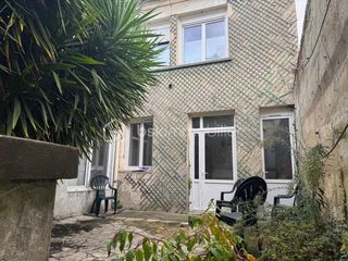  Immeuble � vendre 15 + pi�ces 370 m�