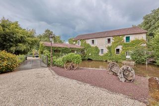  Moulin � vendre 8 pi�ces 271 m�