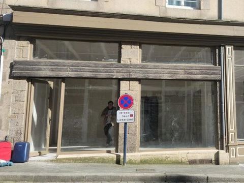 SAINT BRIEUC - LOCAL COMMERCIAL 30 m&sup2;, LOCATION 385 22000 Saint brieuc