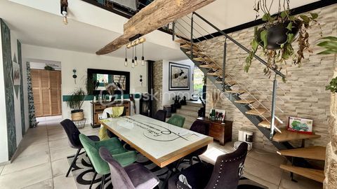   Maison familiale � VENDRE situ�e � CHAMPSECRET Maison - 6 pi�ce(s) - 163 m�