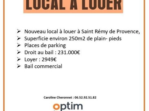 Local commercial 250m2 à SAINT REMY DE PROVENCE 231000 13210 Saint remy de provence