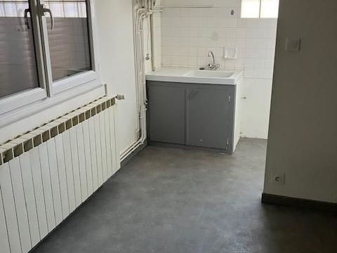   A LOUER T2 LA FOUILLADE Appartement - 2 pi�ce(s) - 34 m�