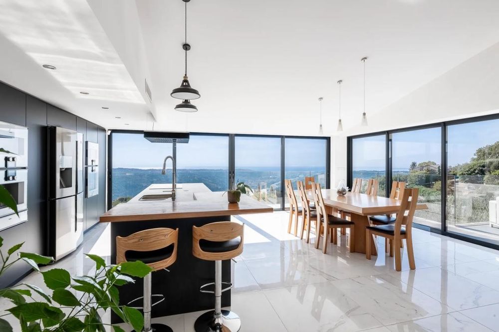 � vendre  Maison Gatti�res (06510)