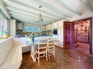  Maison � vendre 8 pi�ces 237 m�