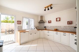  Maison � vendre 8 pi�ces 232 m�