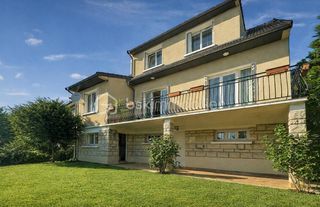  Maison � vendre 8 pi�ces 219 m�