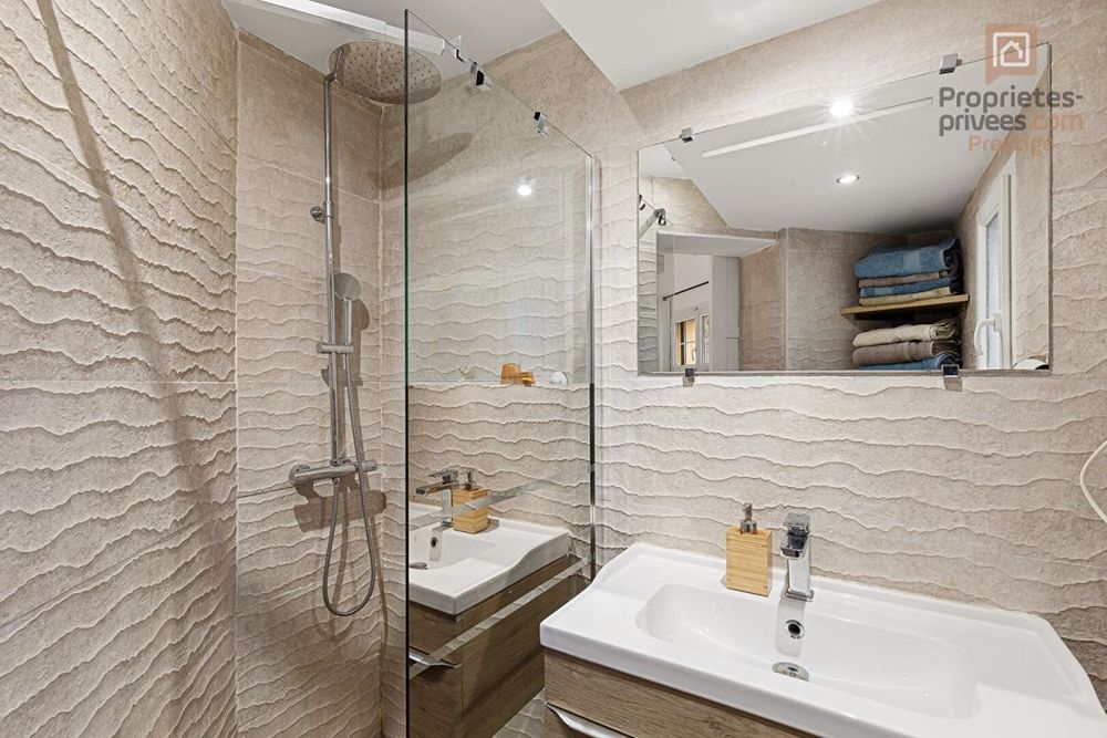 � vendre  Maison Saint-Paul-en-For�t (83440)