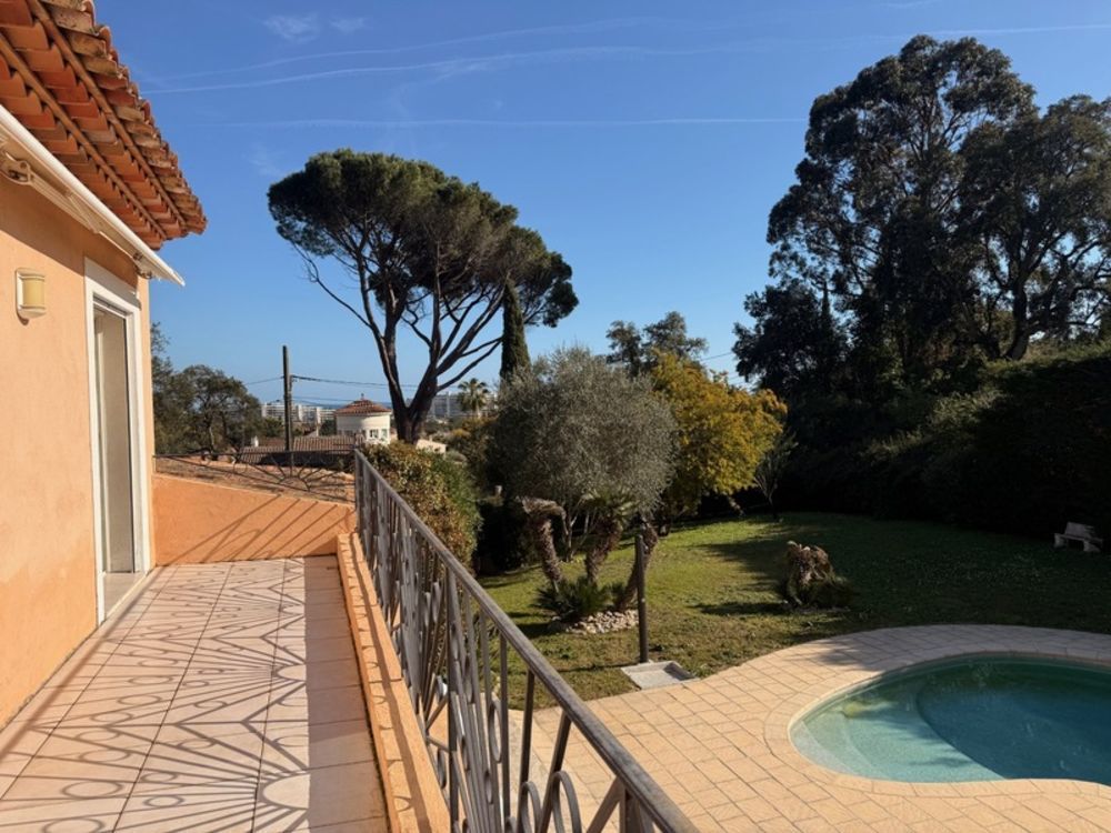 � vendre  Villa Mandelieu-la-Napoule (06210)