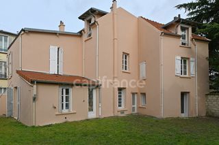  Maison � vendre 9 pi�ces 230 m�