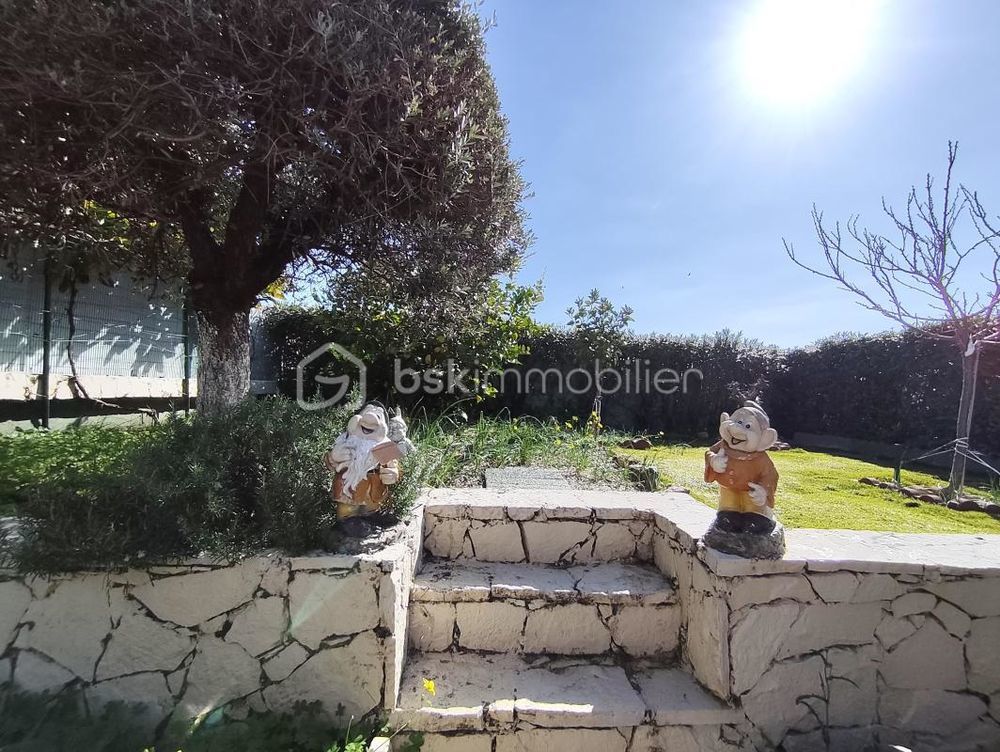 � vendre  Villa Saint-Laurent-du-Var (06700)