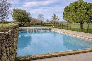  Maison � vendre 10 pi�ces 215 m�