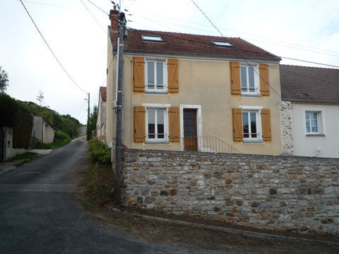   ESSOMES SUR MARNE (02) � vendre maison de 140 m2 � r�nover avec cour ferm�e et grange de 44 m2 Maison - 9 pi�ce(s) - 142 m�