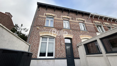   MAISON PLEINE DE CHARME SUR VERMELLES Maison - 7 pi�ce(s) - 142 m�