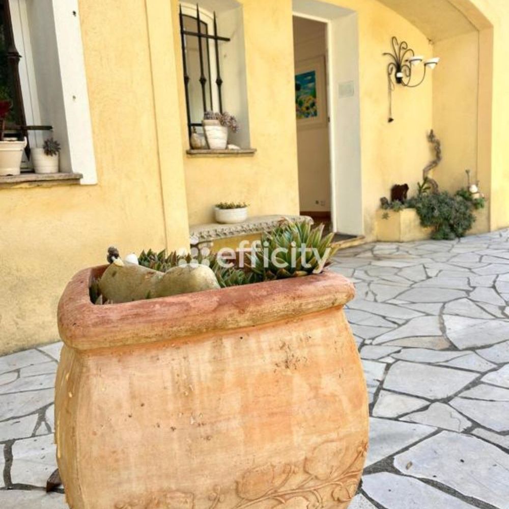 � vendre  Villa Saint-Martin-du-Var (06670)