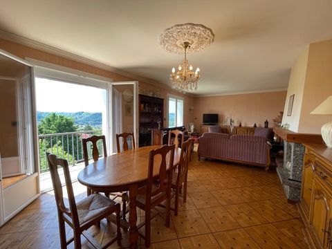   MAISON T9 240 m2 AVEC STUDIO Maison - 9 pi�ce(s) - 240 m�