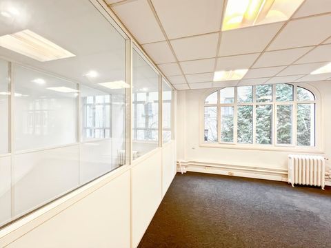 Ascenseur / Facilit&eacute; d'am&eacute;nagement / gardien 5312 75011 Paris