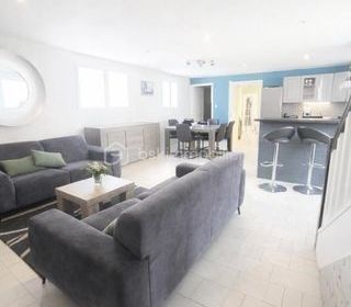  Maison � vendre 4 pi�ces 180 m�