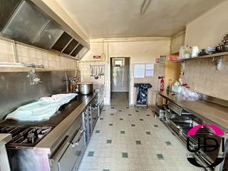  Immeuble � vendre 15 + pi�ces 1500 m�