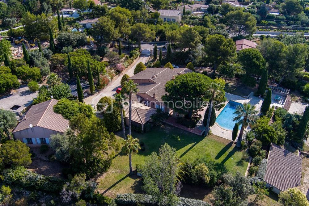 � vendre  Propri�t�/ch�teau La Cadi�re-d'Azur (83740)