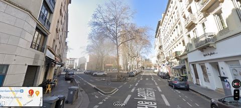 Dpt Rh&ocirc;ne (69), &agrave; louer LYON 9EME Local commercial ou bureaux avec vitrine, proche place de Paris, bel emplacement 3800 69009 Lyon 9eme arrondissement