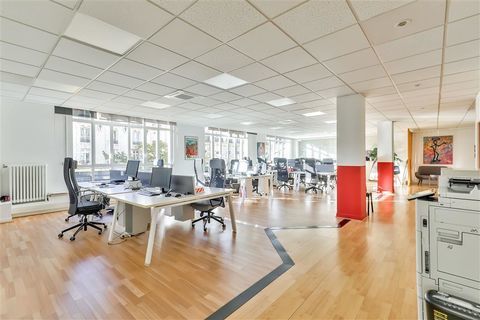 A louer bureaux lumineux &agrave; deux pas du m&eacute;tro Rue Saint Maur 9937 75011 Paris