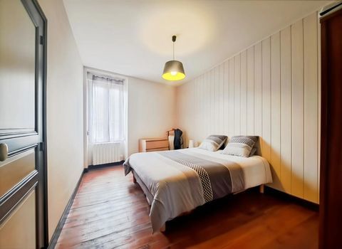   Immeuble avec 3 logements au centre-ville de La Possonni�re Appartement - 8 pi�ce(s) - 172 m�