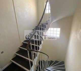  Immeuble � vendre 630 m�