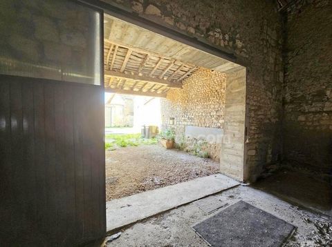 Local/bureau &agrave; vendre ROULLET SAINT ESTEPHE (16) 85000 16440 Roullet saint estephe