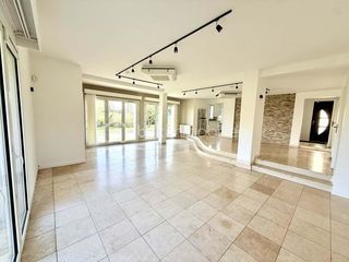  Propri�t�/ch�teau � vendre 9 pi�ces 195 m�