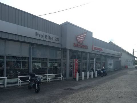 A VENDRE - BATIMENT A USAGE MIXTE 590000 25000 Besancon