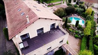  Maison � vendre 8 pi�ces 325 m�