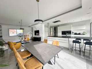  Maison � vendre 7 pi�ces 200 m�