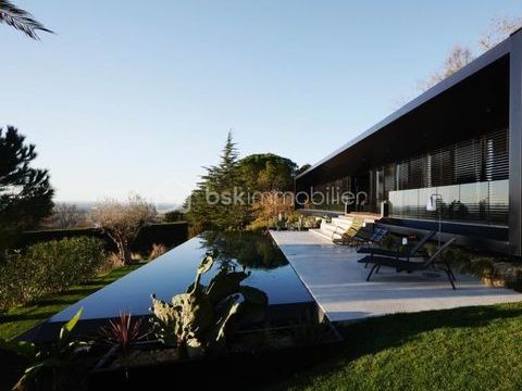  LACROIX-FALGARDE � Villa d'architecte en position dominante � 15 minutes de Toulouse Maison - 6 pi�ce(s) - 225 m�