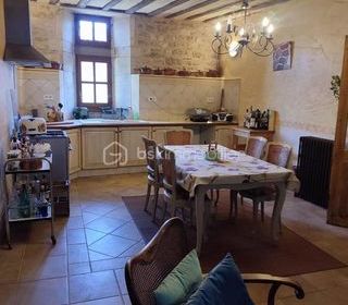  Propri�t�/ch�teau � vendre 8 pi�ces 200 m�